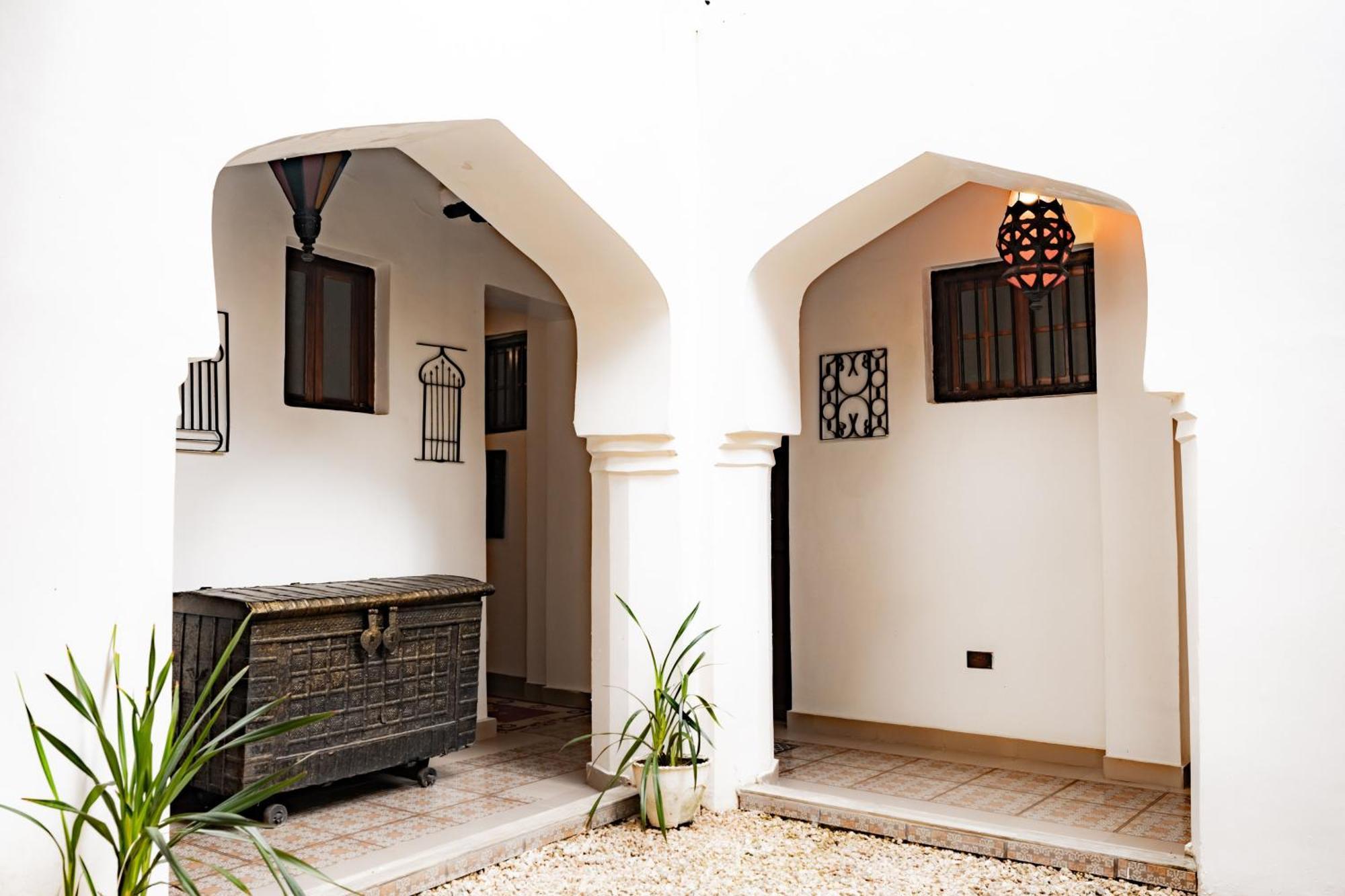 Zanzi House Hotell